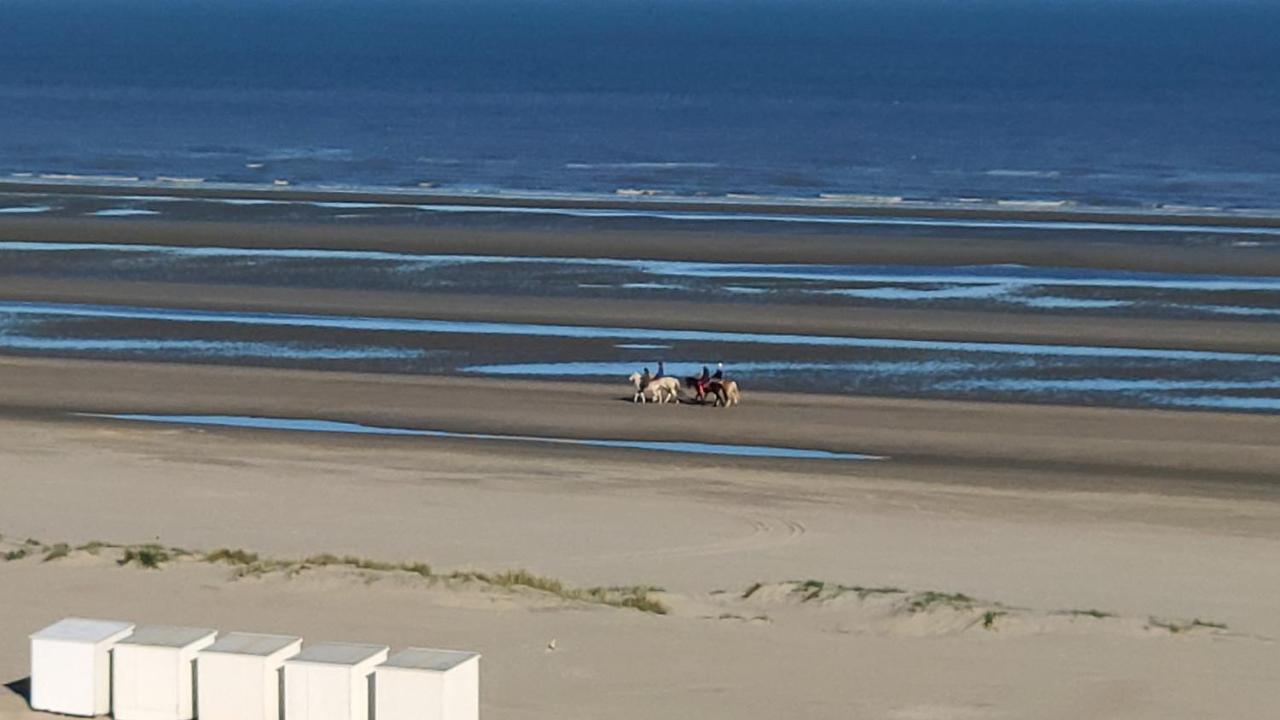 Zeezicht Vanop Het 6 De Verdiep Oostduinkerke Esterno foto