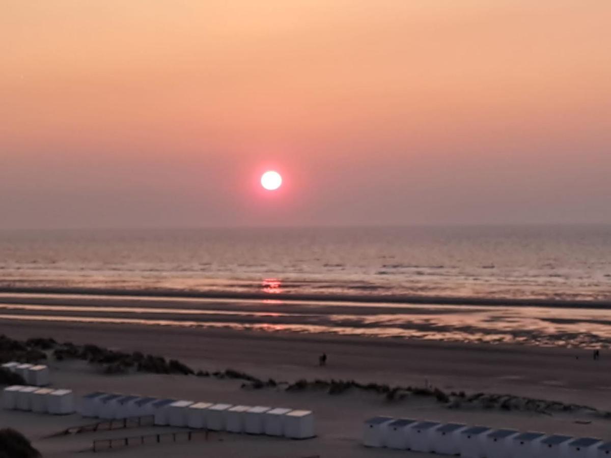 Zeezicht Vanop Het 6 De Verdiep Oostduinkerke Esterno foto