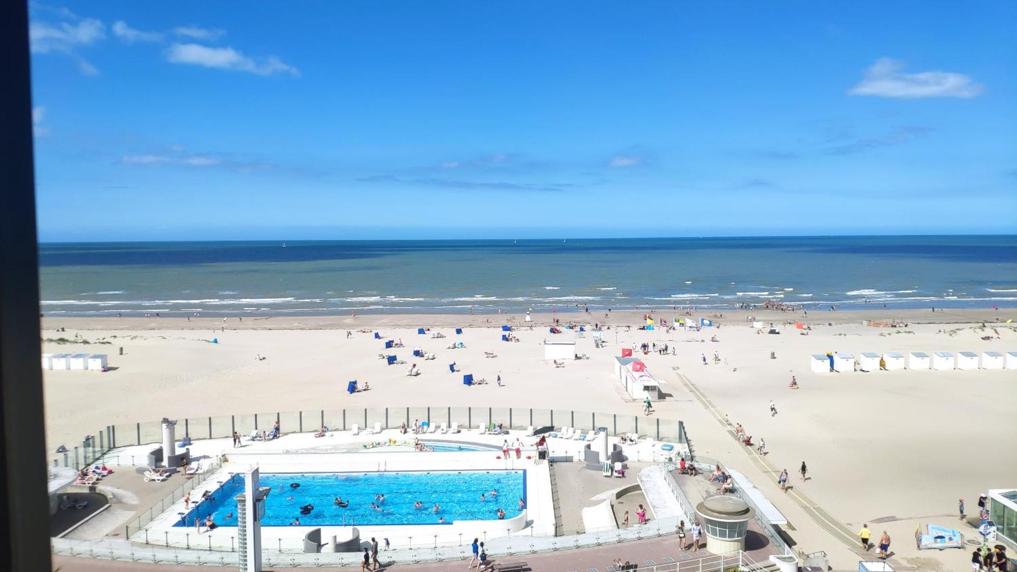 Zeezicht Vanop Het 6 De Verdiep Oostduinkerke Esterno foto