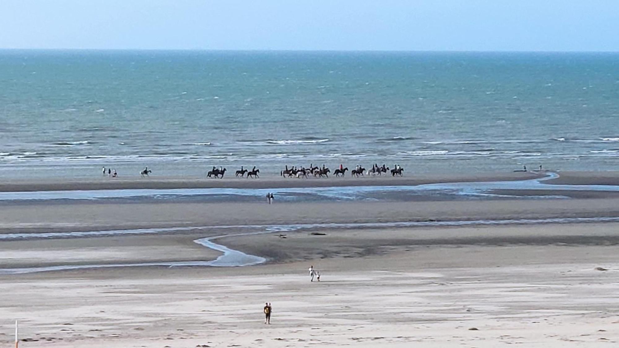 Zeezicht Vanop Het 6 De Verdiep Oostduinkerke Esterno foto